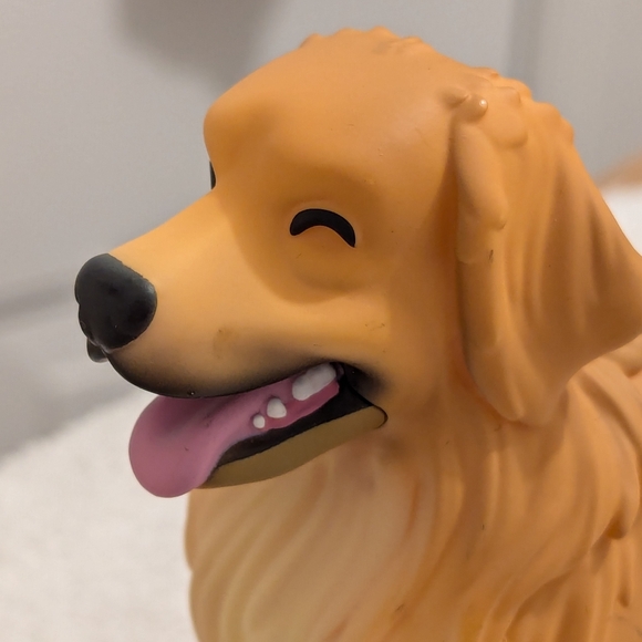 Youtooz Tucker Budzyn vinyl golden retriever, ultra rare - Picture 3 of 12